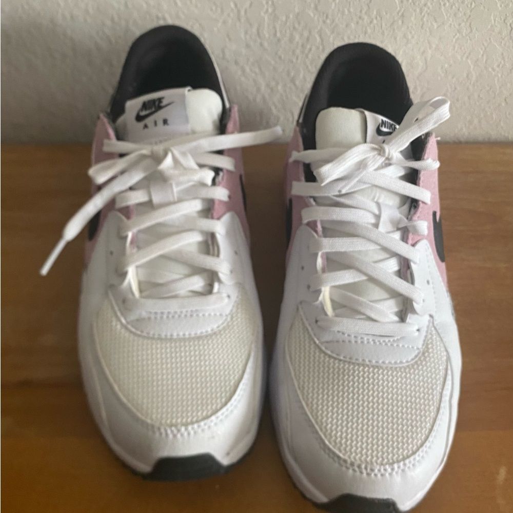 Nike Women's White Pink Black Air Max Sneakers - Picture 4 of 8
